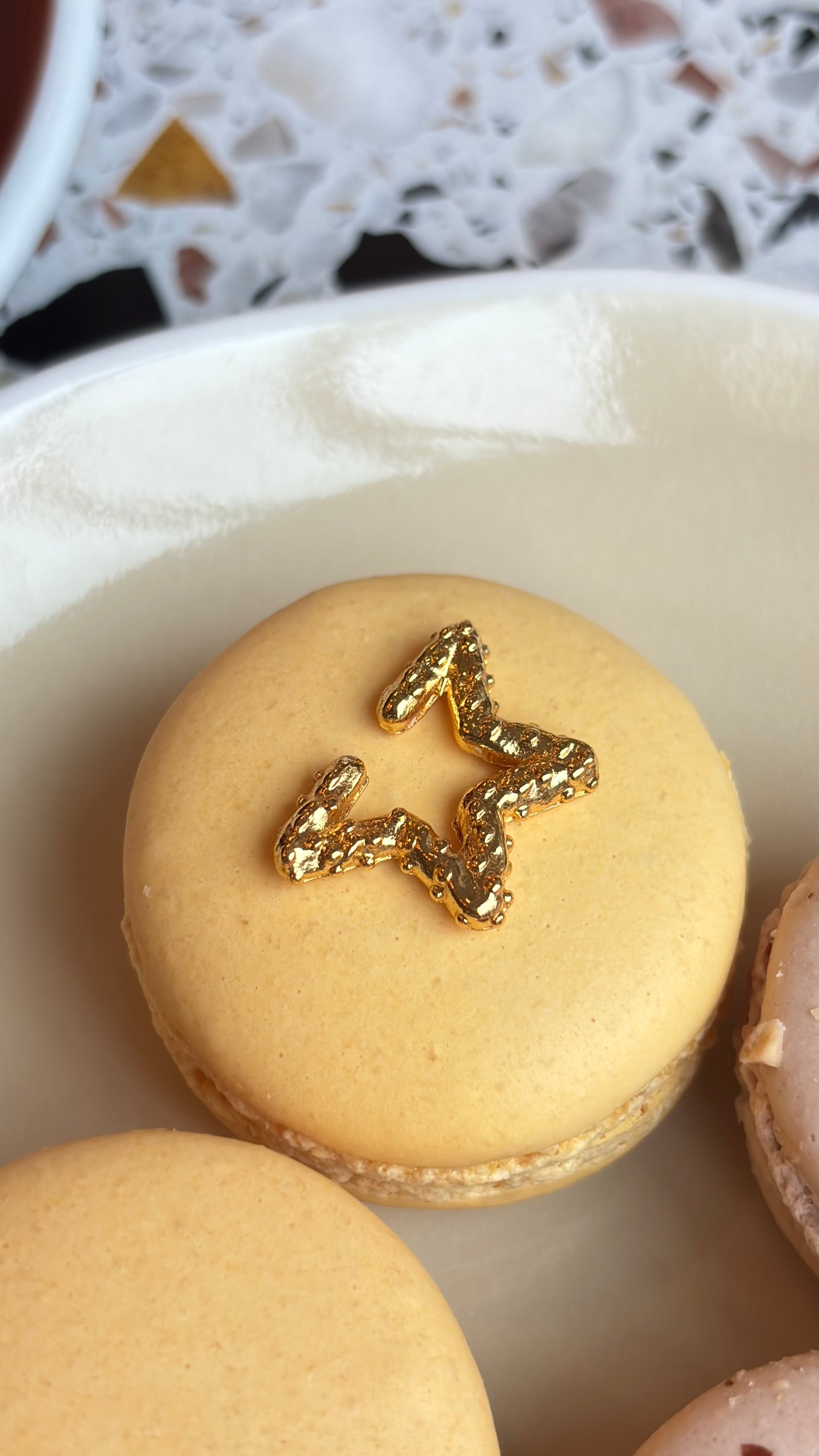 Ear cuff with the form of a star