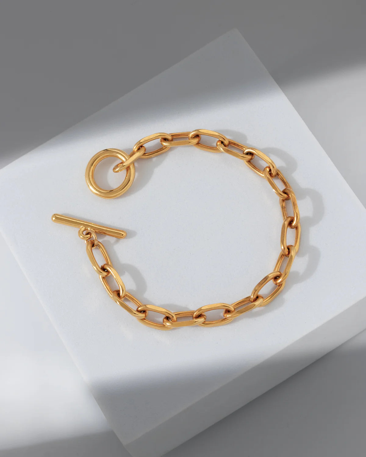 gold chain bracelet jewelry in canada